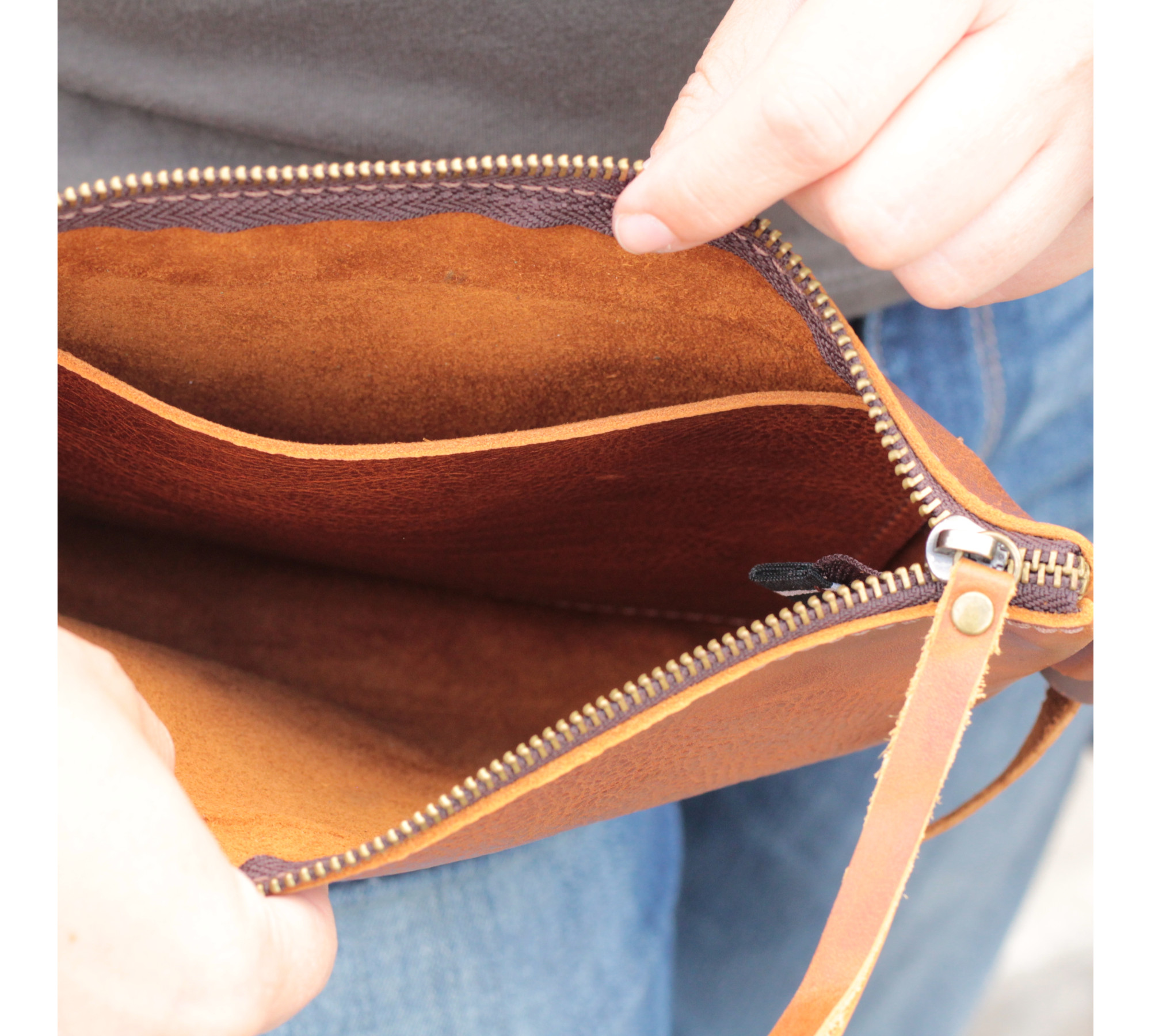 Effortless Convenience, Petite Crossbody to Keep Your Essentials Close