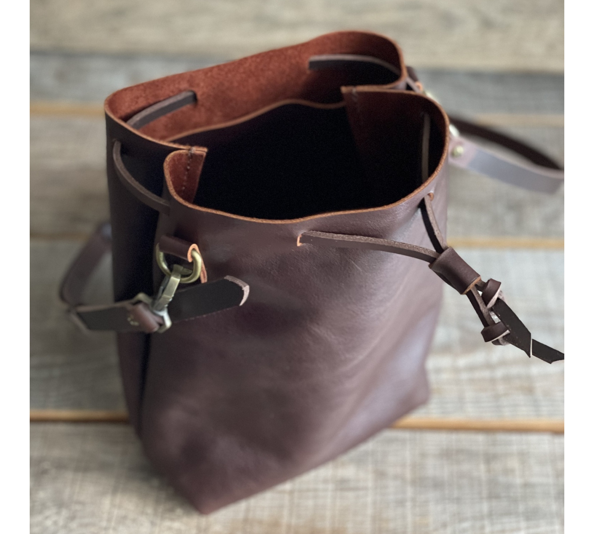 Leather Bucket Bags Effortless Elegance and Functionality