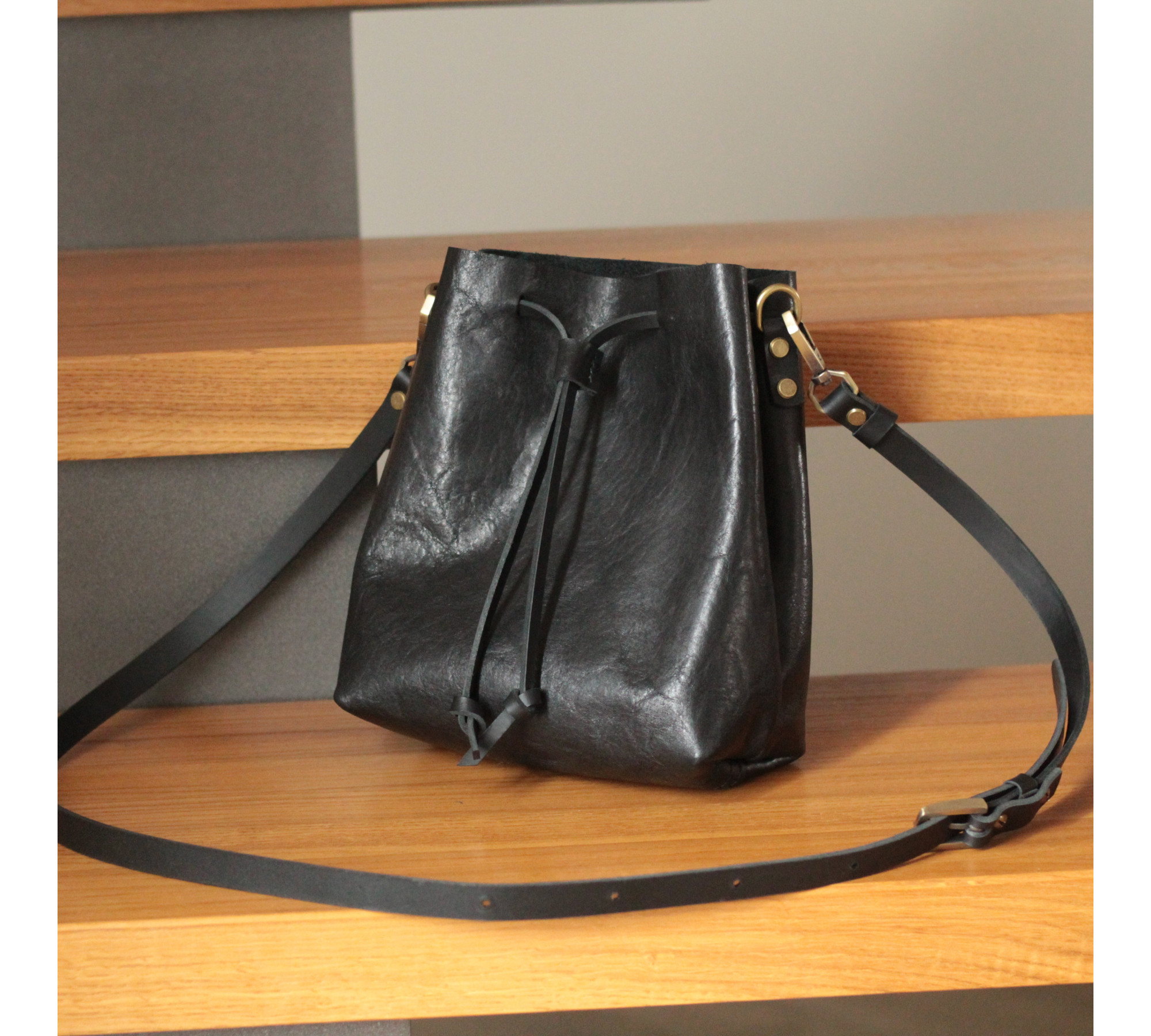 Leather Bucket Bags Effortless Elegance and Functionality