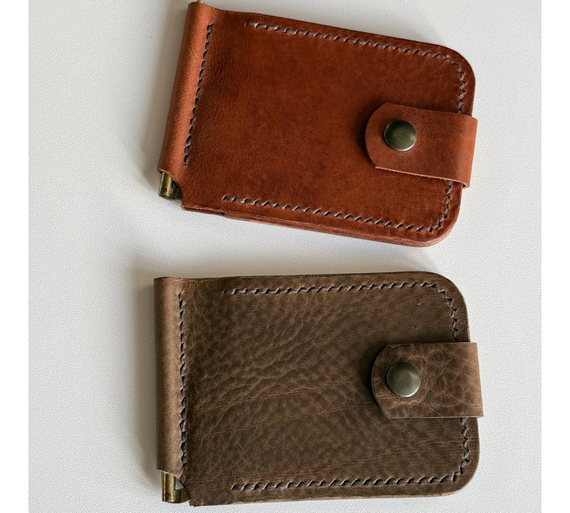 Personalized Men’s Leather Wallet with Magnetic Clip