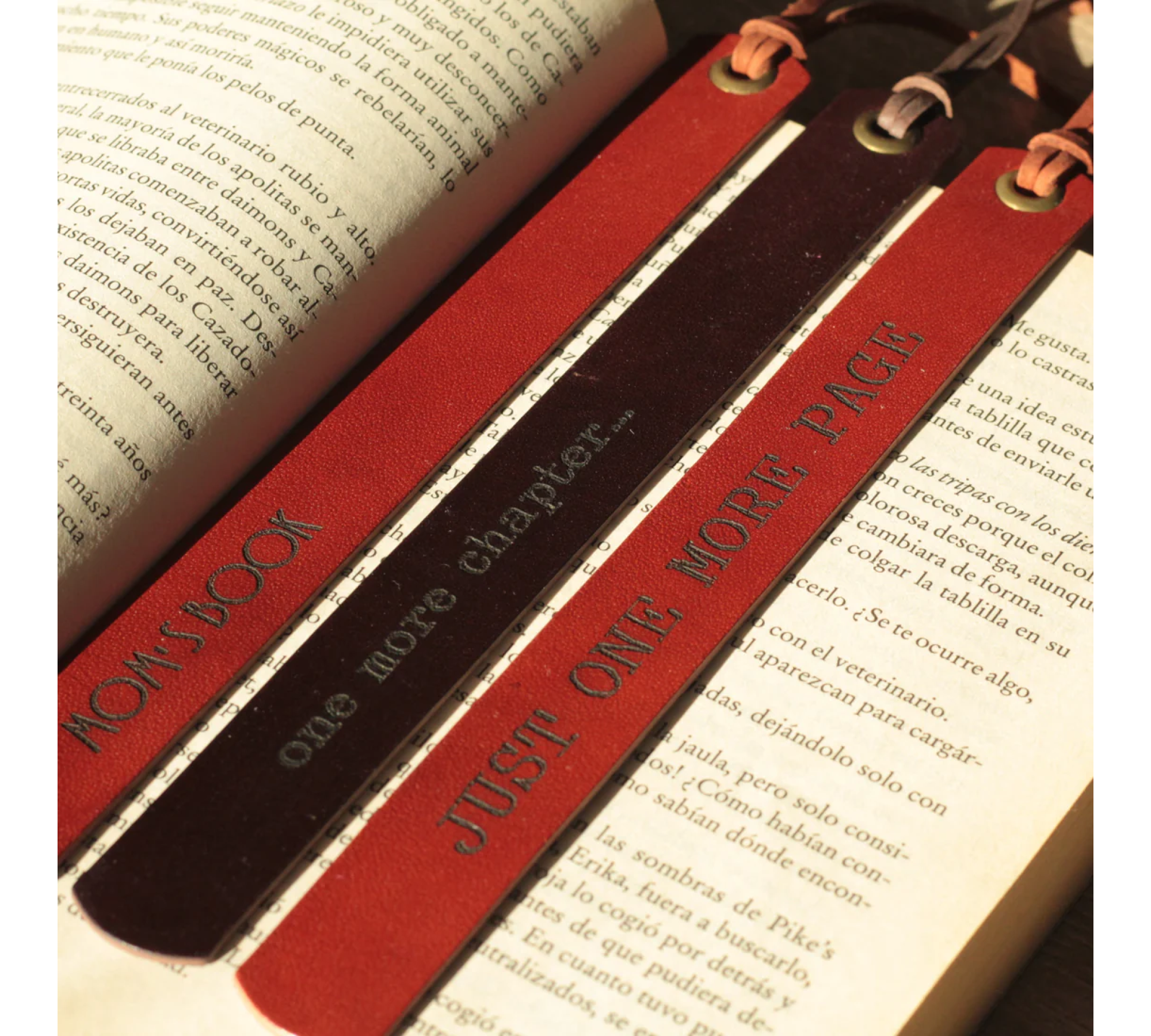 Engraved Leather Bookmark – A Personal Mark in Your Favorite Book