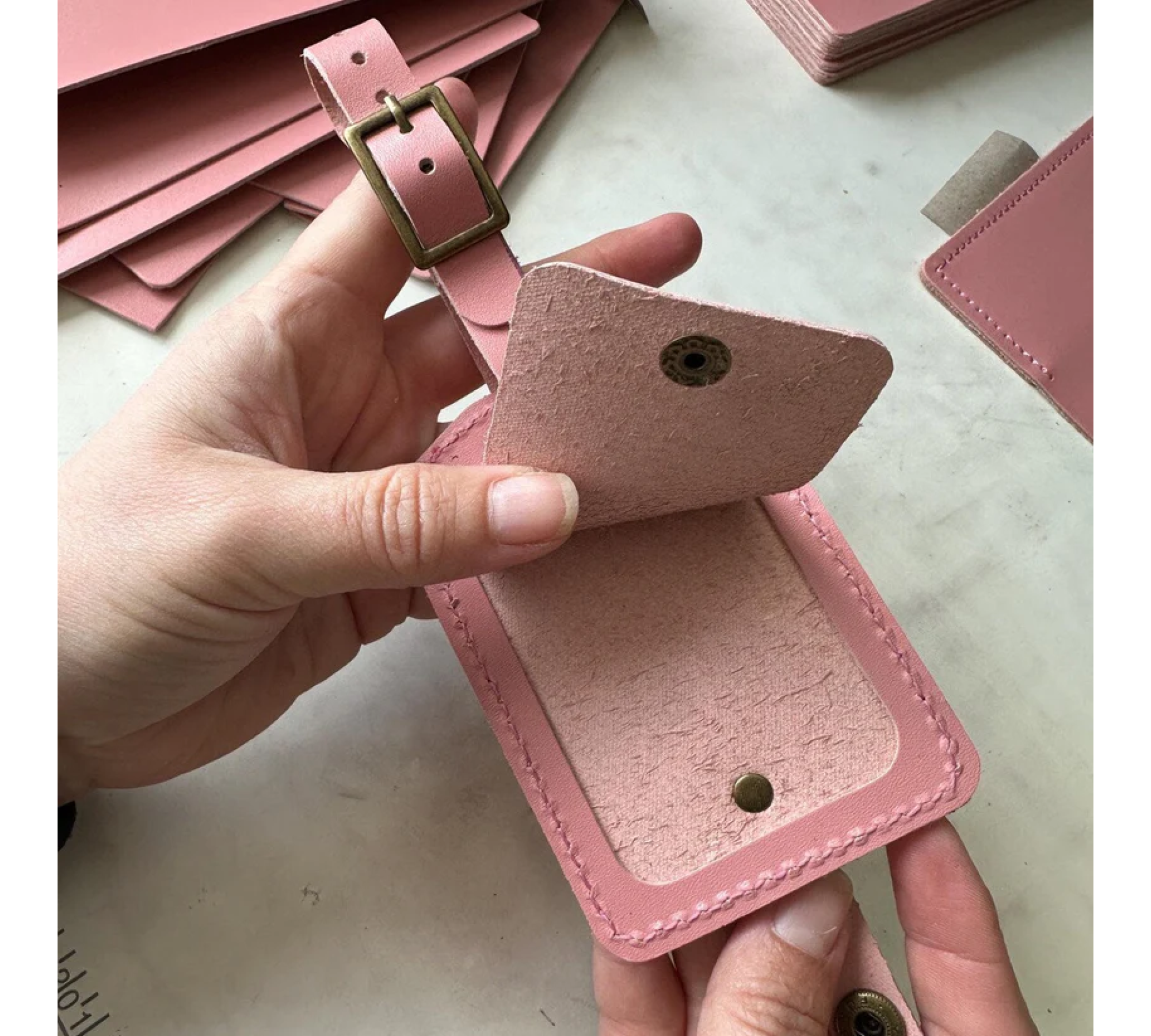 Personalized Leather Luggage Tag – Travel in Style and Safety