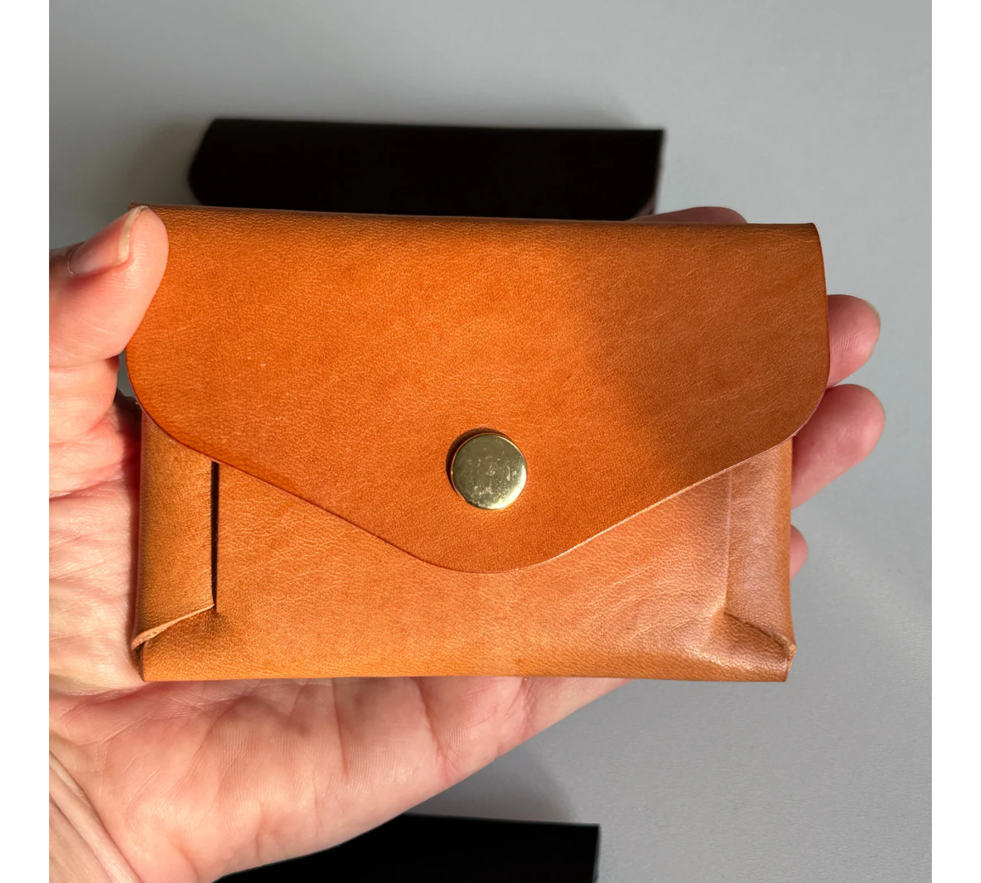 Minimalist Leather Card Holder – Forget Bulky Wallets