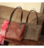 Medium Leather Tote Bag – Handmade Everyday Carryall
